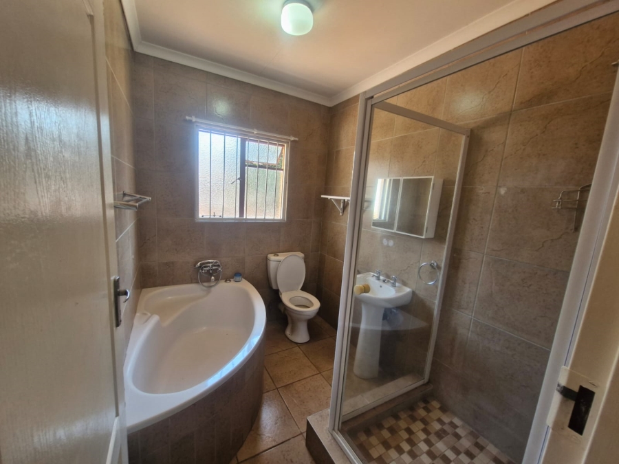 2 Bedroom Property for Sale in Kathu Northern Cape